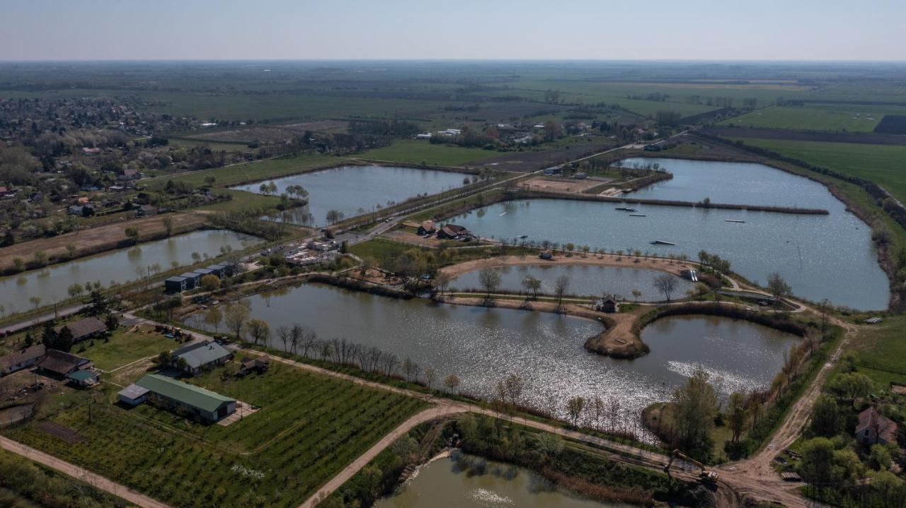 Hódmezővásárhely Sun City Vizisport Paradicsom מראה חיצוני תמונה